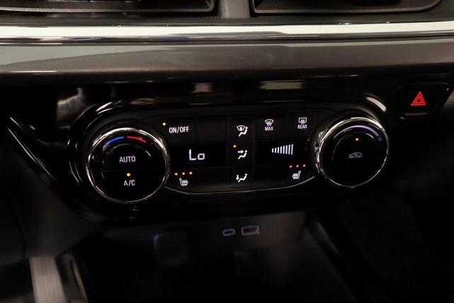 Photo of 2025 Green Chevrolet Trax