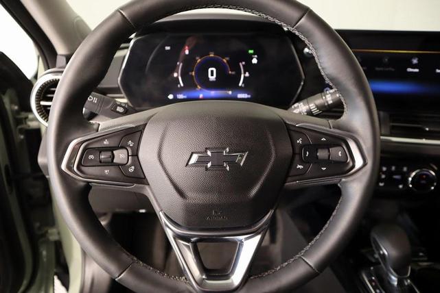 Photo of 2025 Green Chevrolet Trax