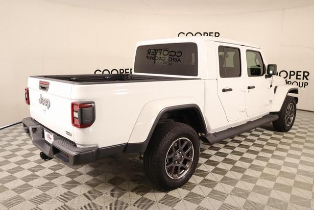 Photo of 2020 Bright White Clearcoat Jeep Gladiator