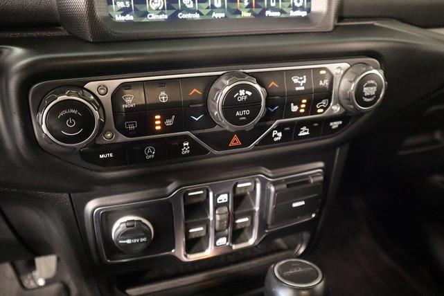 Photo of 2020 Bright White Clearcoat Jeep Gladiator
