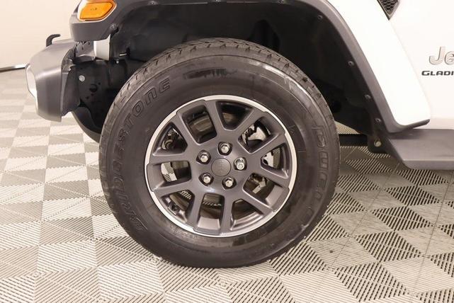 Photo of 2020 Bright White Clearcoat Jeep Gladiator
