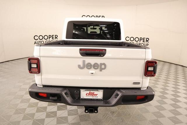Photo of 2020 Bright White Clearcoat Jeep Gladiator