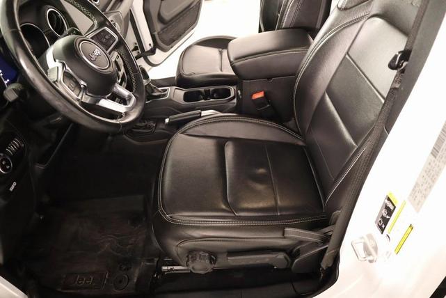 Photo of 2020 Bright White Clearcoat Jeep Gladiator