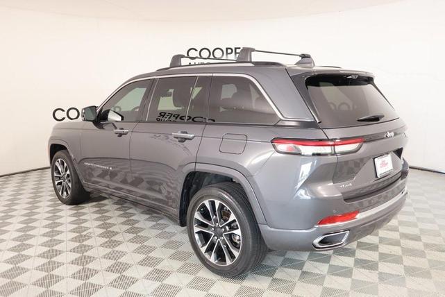 Photo of 2022 Metallic Jeep Grand Cherokee