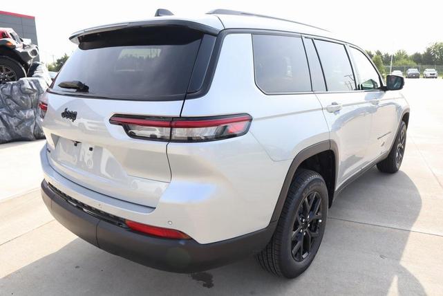 Photo of 2025 Silver Zynith Jeep Grand Cherokee L