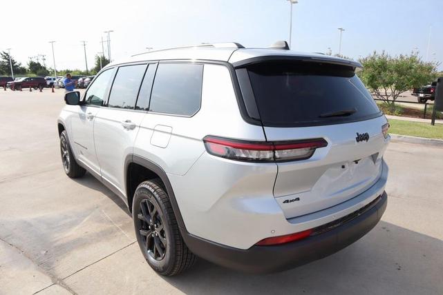 Photo of 2025 Silver Zynith Jeep Grand Cherokee L