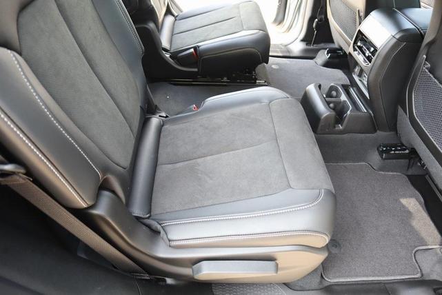 Photo of 2025 Silver Zynith Jeep Grand Cherokee L