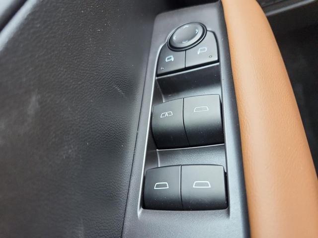 Photo of 2026 Summit White GMC Canyon