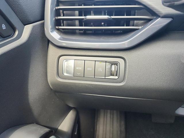 Photo of 2026 Glacier White Tricoat GMC Acadia