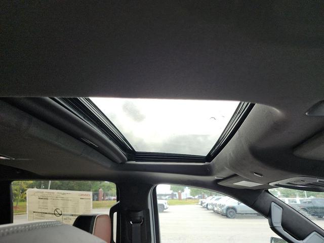 Photo of 2026 Glacier White Tricoat GMC Sierra 1500