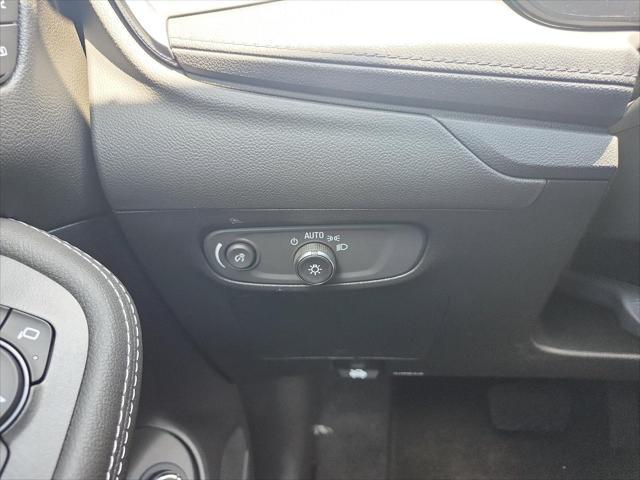 Photo of 2026 White Frost Tricoat Buick Encore GX