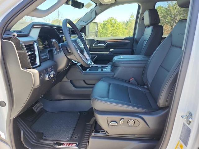 Photo of 2025 Summit White GMC Sierra 3500