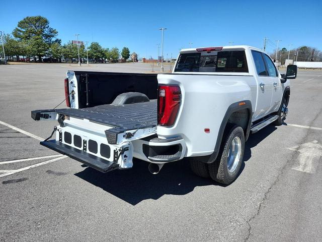 Photo of 2025 Summit White GMC Sierra 3500