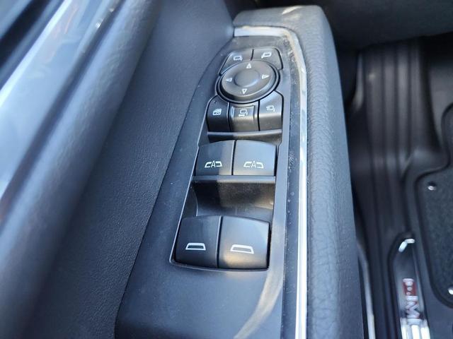 Photo of 2025 Summit White GMC Sierra 3500
