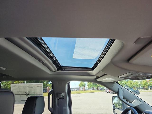 Photo of 2025 Summit White GMC Sierra 2500