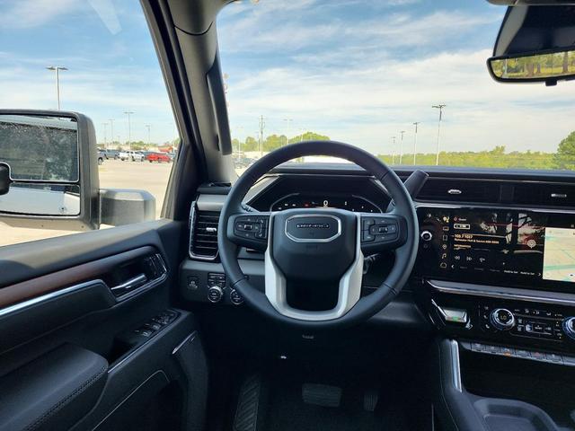 Photo of 2025 Summit White GMC Sierra 2500