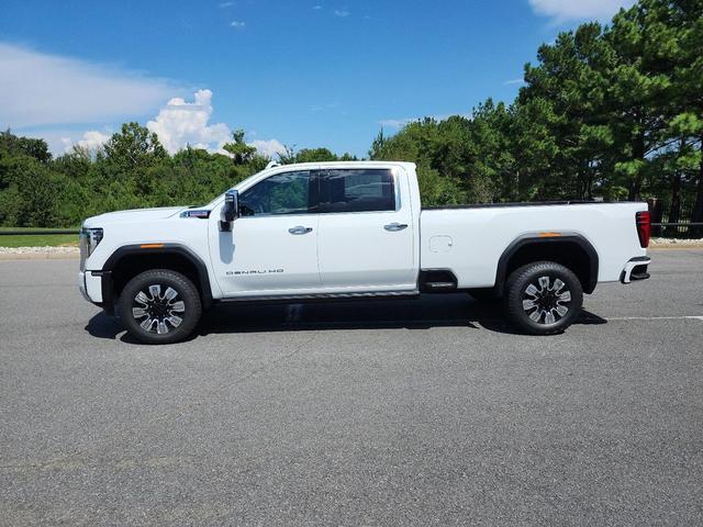 Photo of 2025 Summit White GMC Sierra 3500