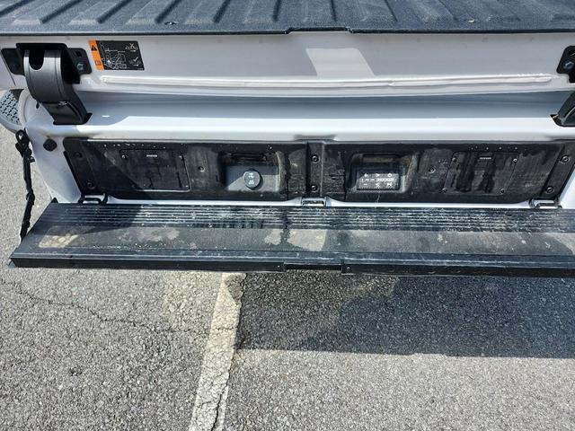 Photo of 2024 White Frost Tricoat GMC Sierra 2500