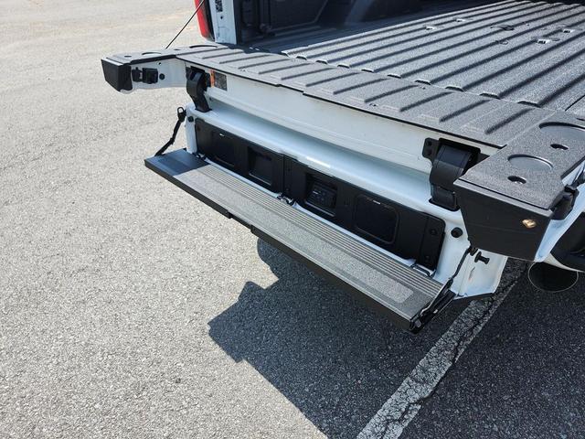 Photo of 2025 Summit White GMC Sierra 3500
