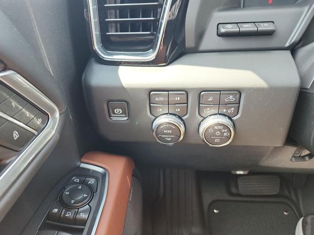 Photo of 2025 Summit White GMC Sierra 3500