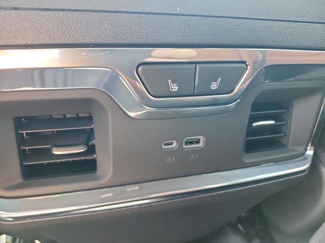 Photo of 2025 Summit White GMC Sierra 3500