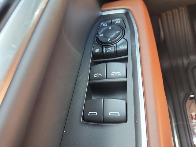 Photo of 2025 Summit White GMC Sierra 3500