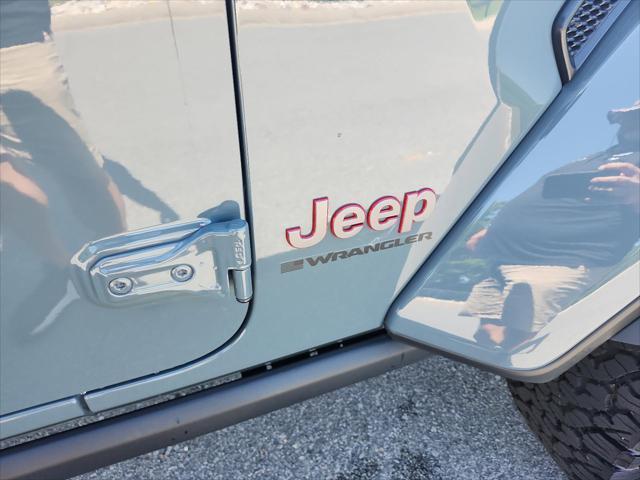 Photo of 2025 Anvil Clearcoat Jeep Wrangler
