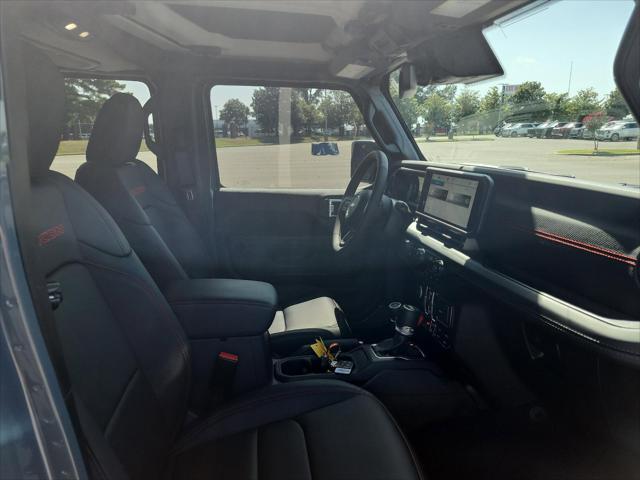 Photo of 2025 Anvil Clearcoat Jeep Wrangler