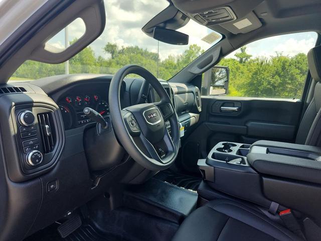 Photo of 2025 Summit White GMC Sierra 2500