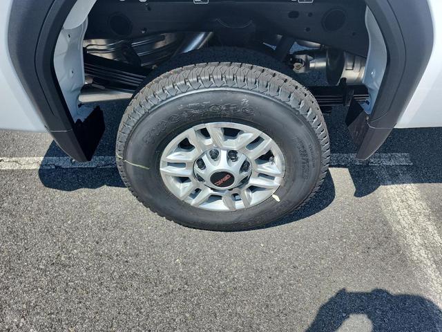 Photo of 2025 Summit White GMC Sierra 2500