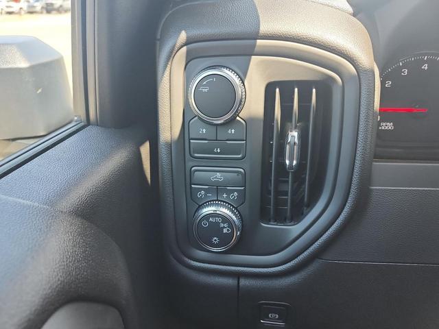 Photo of 2025 Summit White GMC Sierra 2500