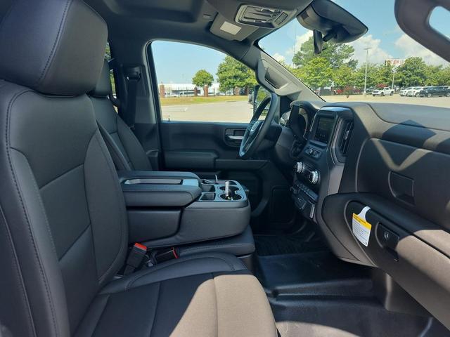 Photo of 2025 Summit White GMC Sierra 2500
