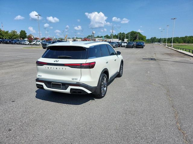 Photo of 2023 Majestic White INFINITI QX60
