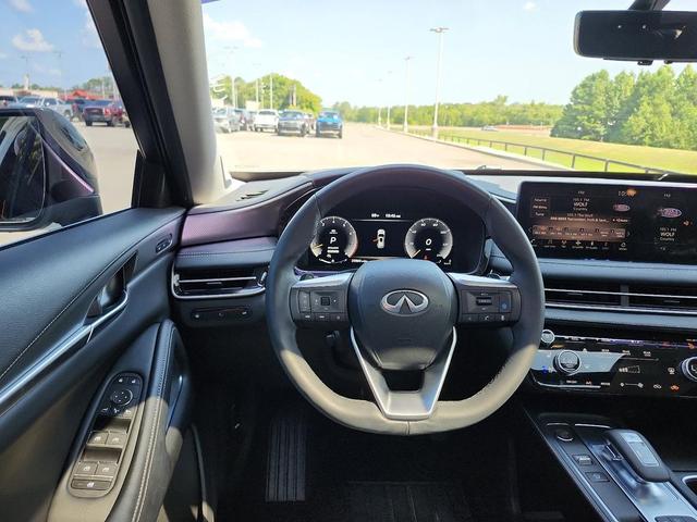 Photo of 2023 Majestic White INFINITI QX60