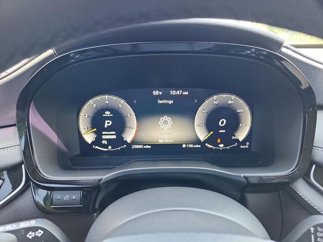 Photo of 2023 Majestic White INFINITI QX60