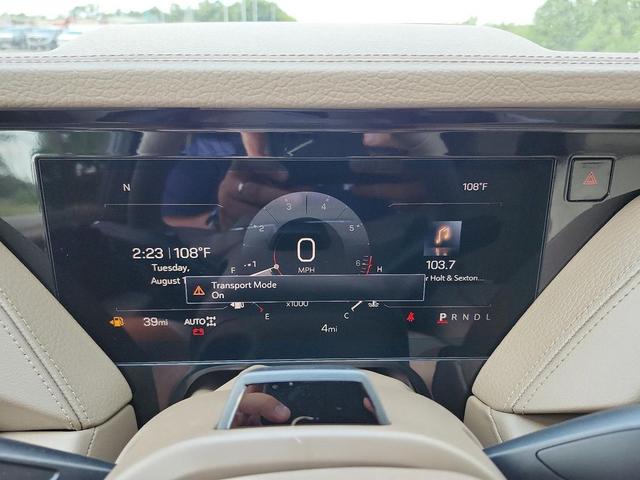 Photo of 2025 White Frost Tricoat GMC Yukon