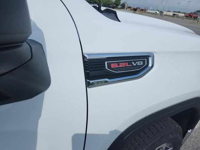 Photo of 2025 Summit White GMC Sierra 1500