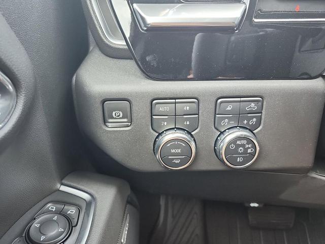 Photo of 2025 Summit White GMC Sierra 1500