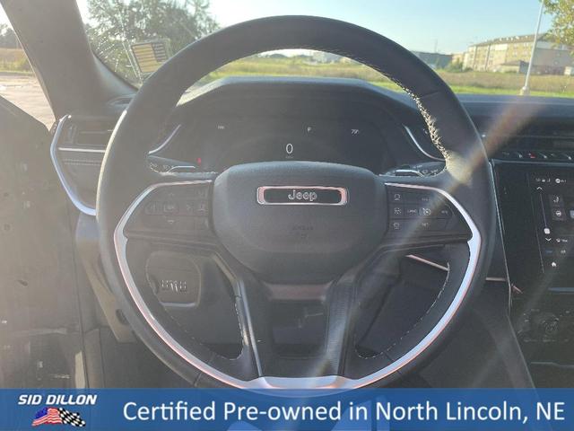 Photo of 2023 Gray Jeep Grand Cherokee