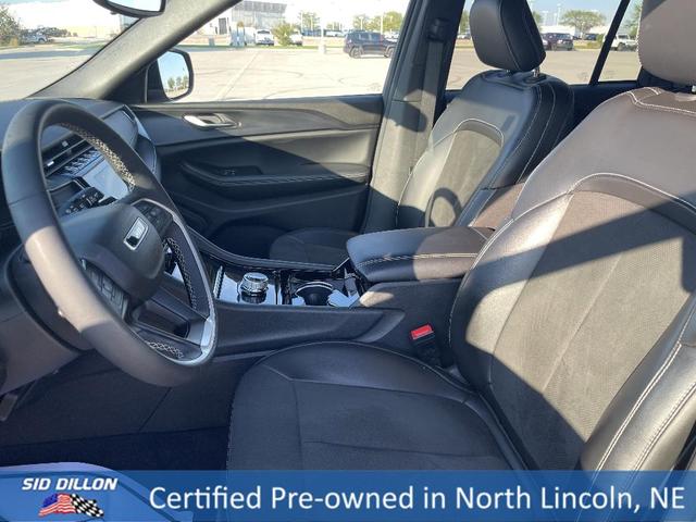 Photo of 2023 Gray Jeep Grand Cherokee