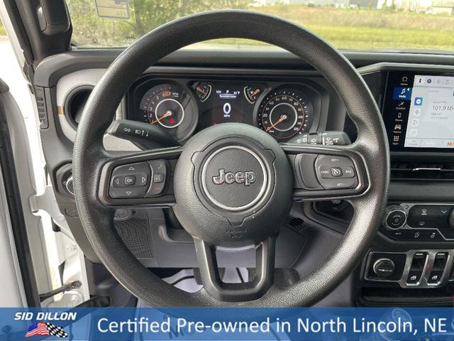 Photo of 2025 White Jeep Wrangler
