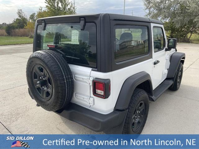 Photo of 2025 White Jeep Wrangler