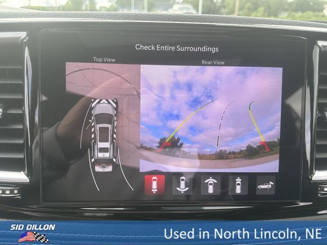 Photo of 2025 White Chrysler Pacifica Hybrid