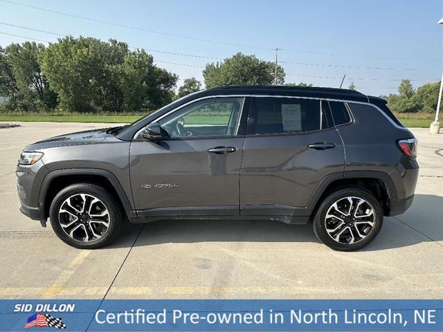 Photo of 2022 Gray Jeep Compass