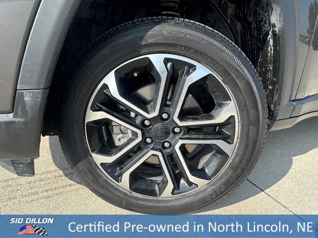 Photo of 2022 Gray Jeep Compass