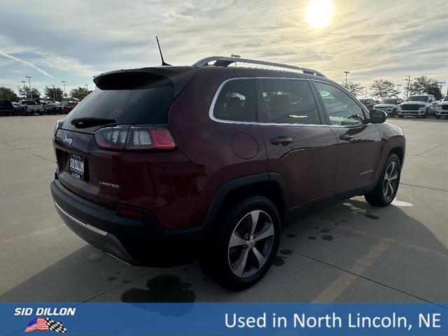 Photo of 2019 Red Jeep Cherokee