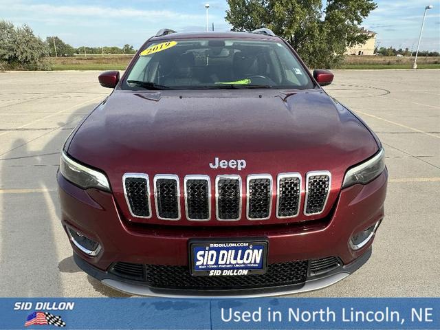 Photo of 2019 Red Jeep Cherokee