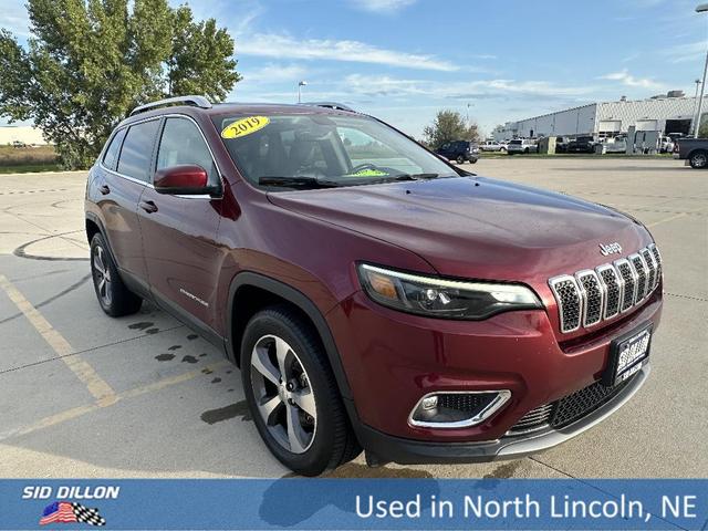 Photo of 2019 Red Jeep Cherokee