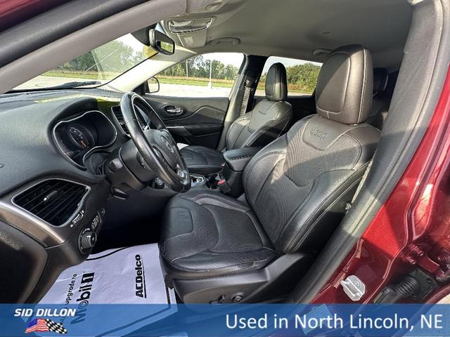 Photo of 2019 Red Jeep Cherokee