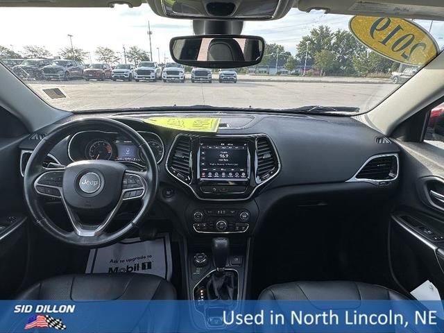 Photo of 2019 Red Jeep Cherokee